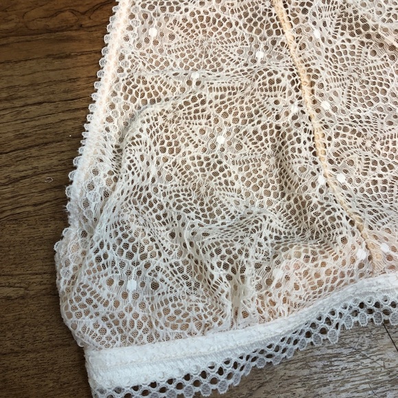 \Victoria’s Secret\• NWT Halter Bralette - Picture 2 of 9